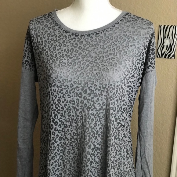 VS Cheetah Animal Print Long Sleeve Night Gown - Picture 2 of 5